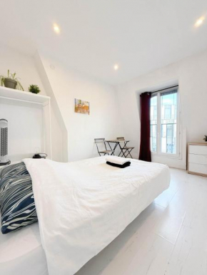 Modern studio near Place de la Bastille Voltaire